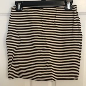 Fitted stretch mini skirt